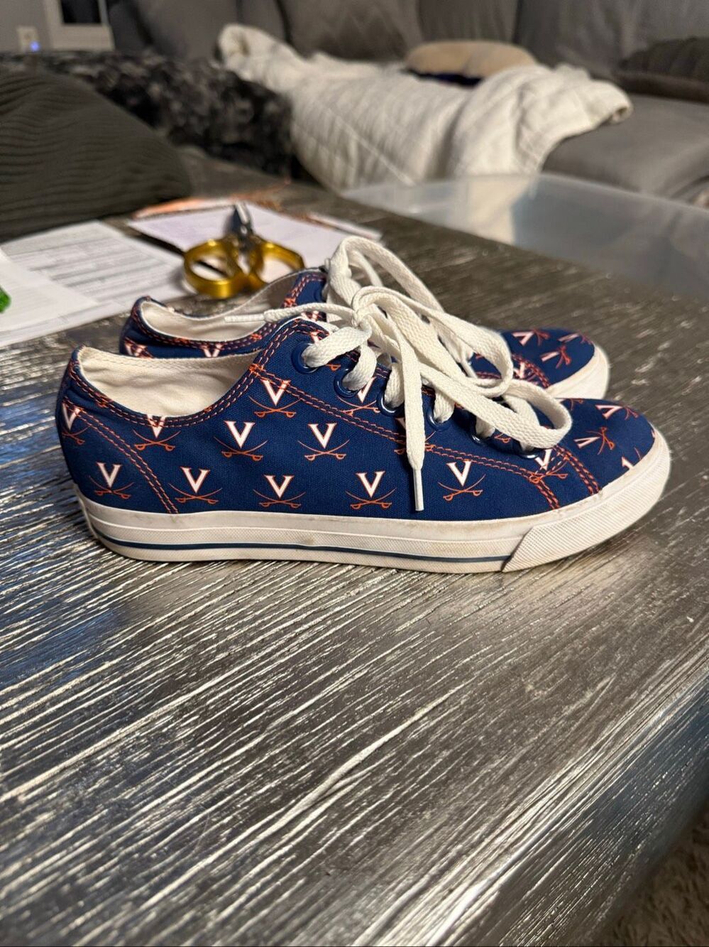 Row One Virginia Cavaliers Low Top Sneaker sz 6.5 EUC